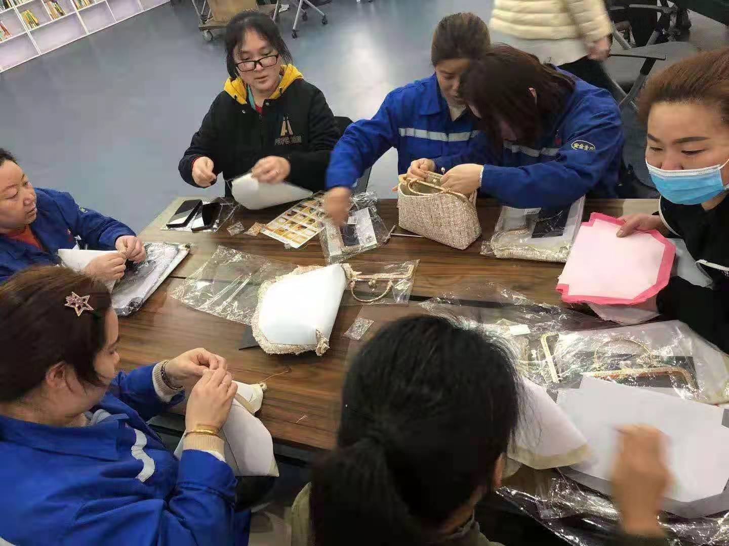 SAIKANG held interesting activities for ladies on March 8th.